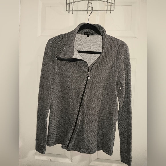 Womans- "Beyond Yoga" size (M) GORGEOUS zip-up jacket - Picture 5 of 7